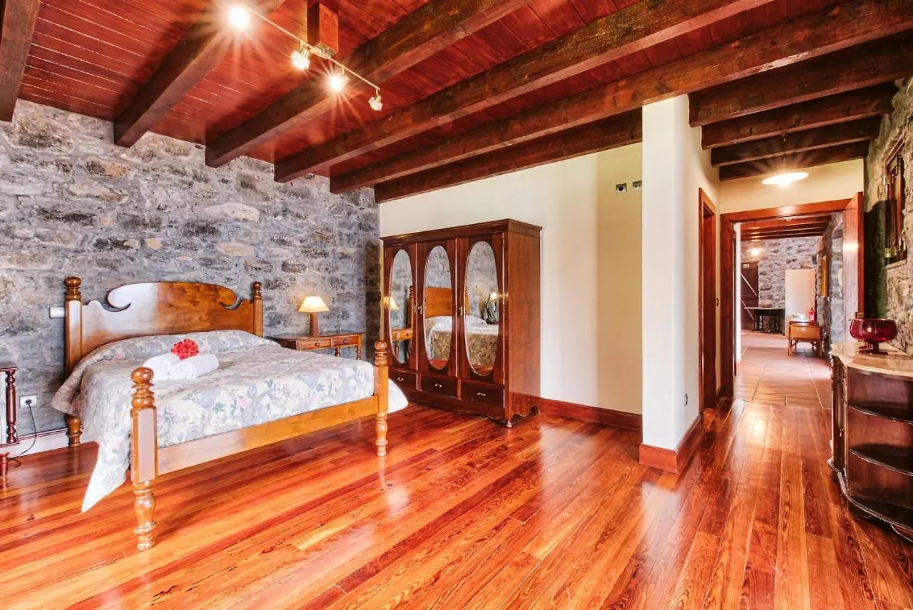 Seixal Sunny Villa